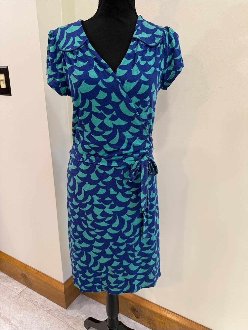 Boden wrap Dress Blue and Green Women’s Size 10 P